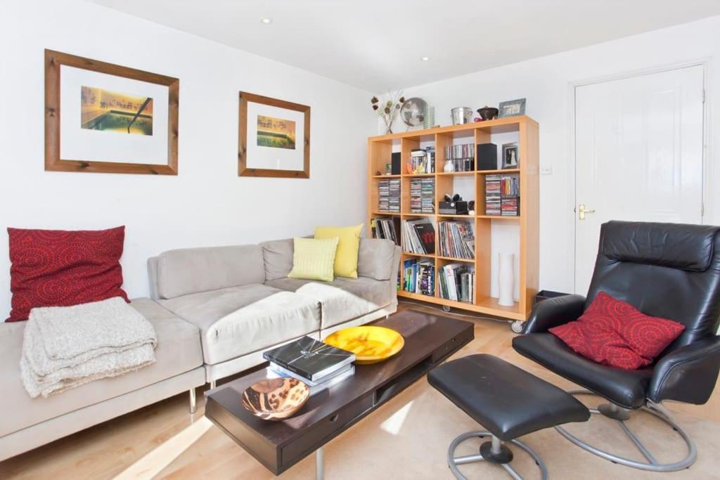 Walking Distance To Racecourse And City Centre York Esterno foto